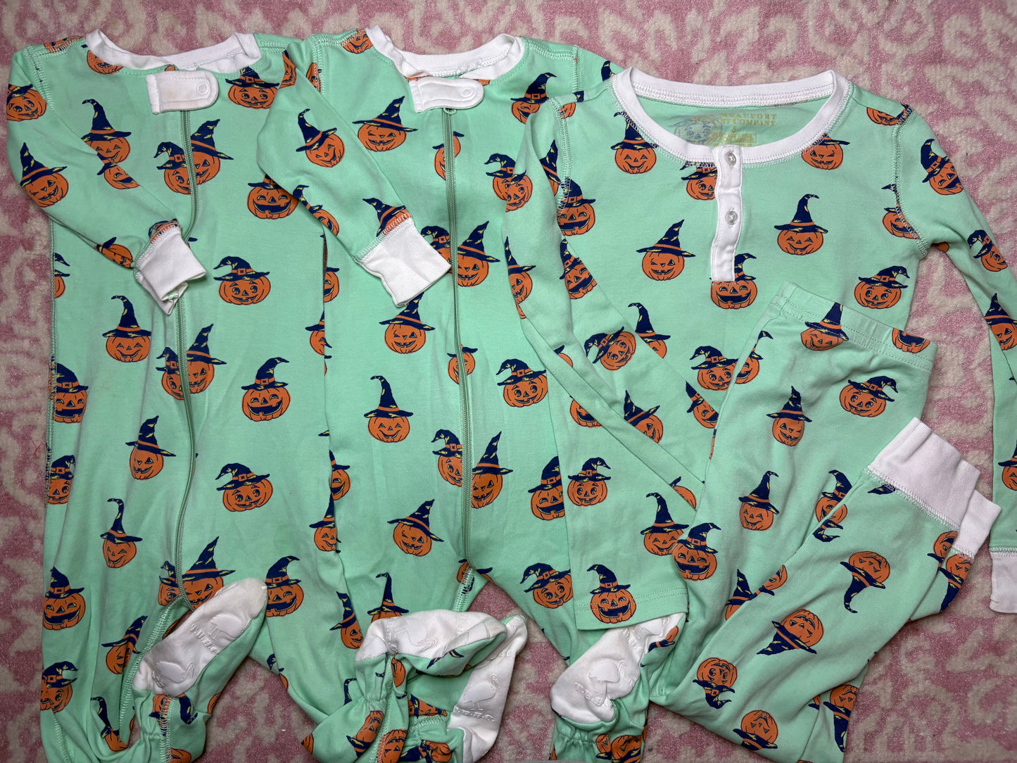 12/18M TBBC Sutton's Sweet Dreams Set Olde Jolly Jack O'Lantern/Palmetto Pearl