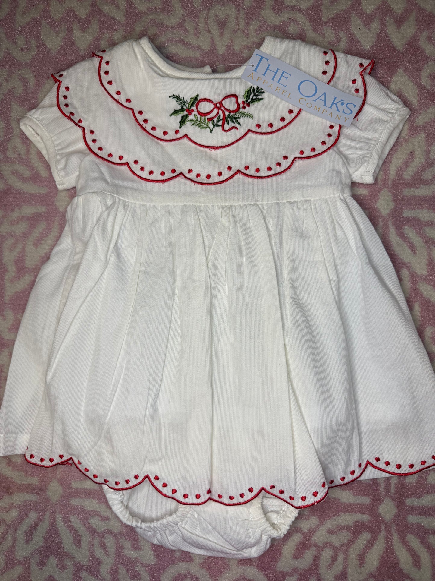 18M The Oaks Carol White Holly Wreath Bloomer Set