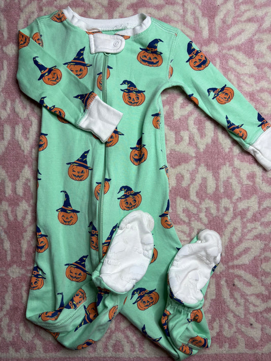 12/18M TBBC Sutton's Sweet Dreams Set Olde Jolly Jack O'Lantern/Palmetto Pearl