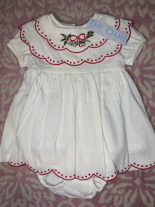 18M The Oaks Carol White Holly Wreath Bloomer Set